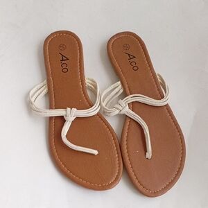 A.co White Flat Sandals Flip Flops Slippers Women's Size 8/38 NWOT